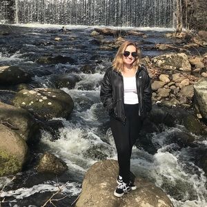 Meet your Posher, Brianna